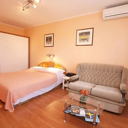Vesna 1000 Apartment Pula