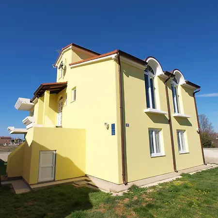 Apartment Vesna 1000 Pula